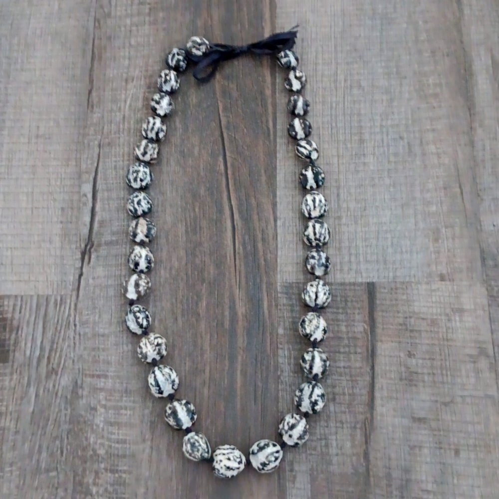 Kukui Nut Lei necklas